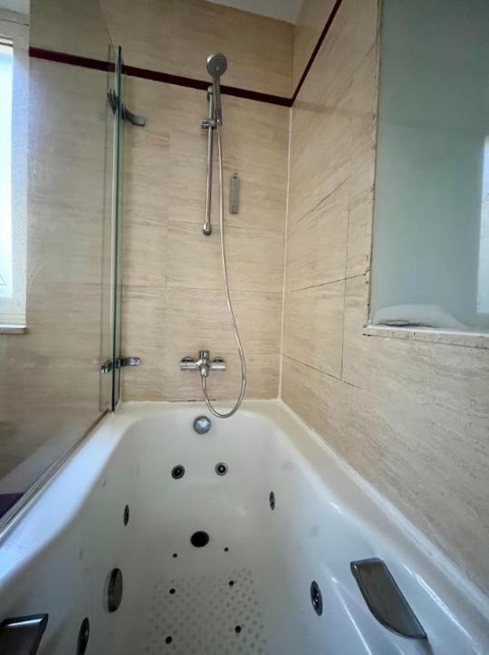 Hotel Spa La Central - Adults Only Maçanet de Cabrenys Kültér fotó
