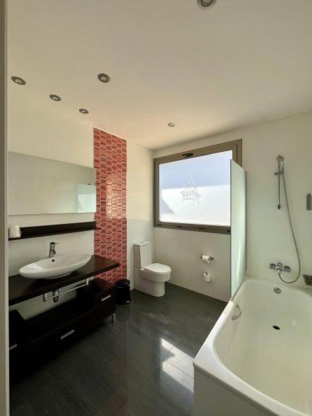 Hotel Spa La Central - Adults Only Maçanet de Cabrenys Kültér fotó